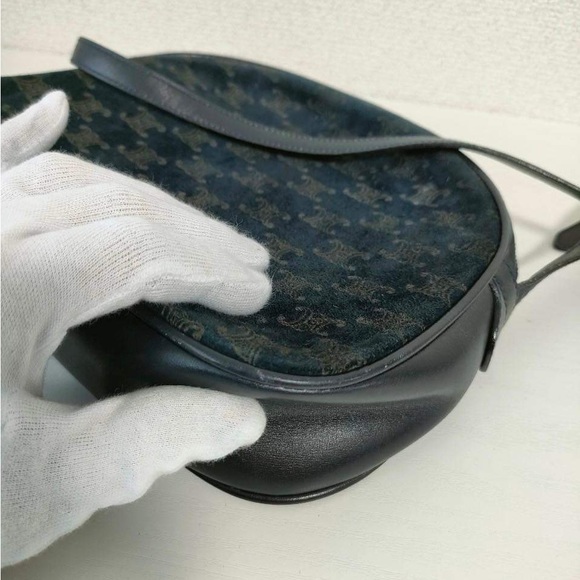 Celine Crossbody in good Condition!! - Picture 14 of 16